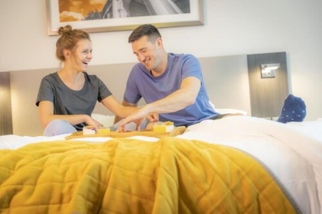 Maldron Hotel Derry Bagian luar foto