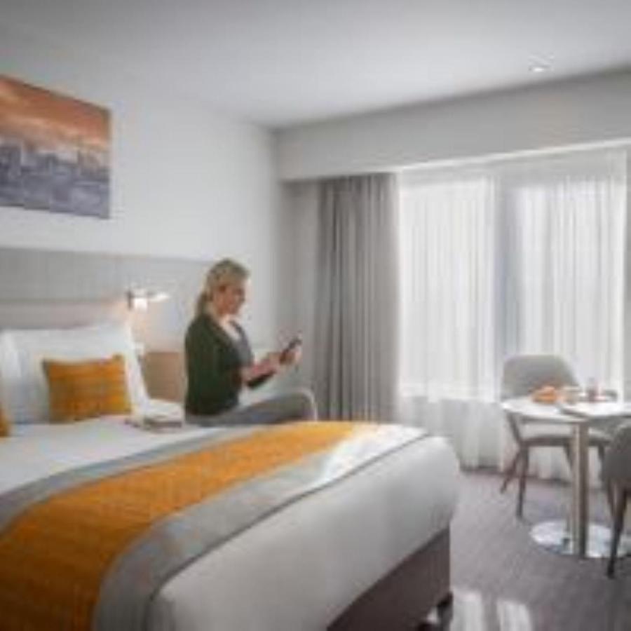 Maldron Hotel Derry Bagian luar foto