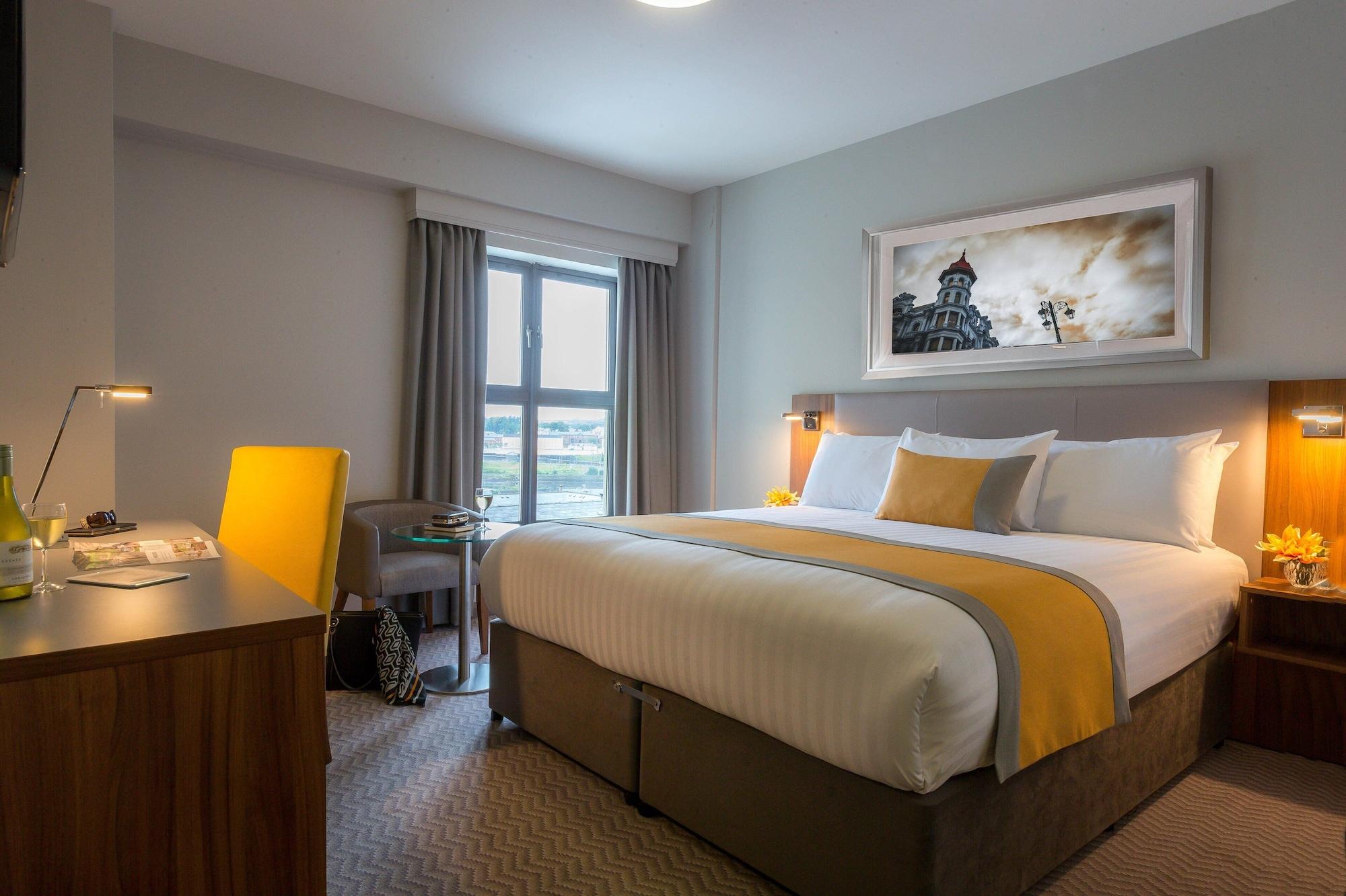 Maldron Hotel Derry Bagian luar foto