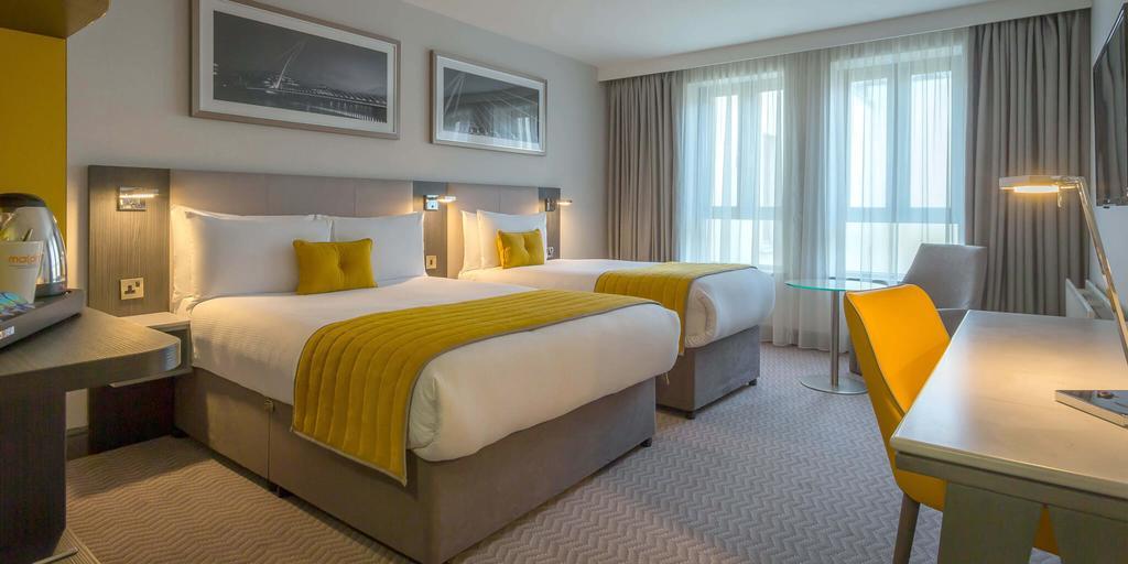 Maldron Hotel Derry Bagian luar foto