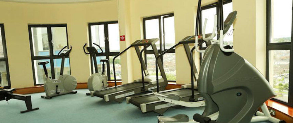 Maldron Hotel Derry Bagian luar foto